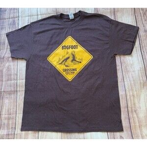 Bigfoot Crossing Pike’s Peak Colorado Elev. 14,115 FT. Brown T Shirt Size XL